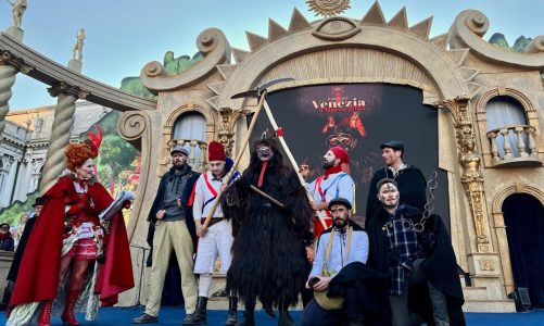 Costumi e balli da tutta Italia hanno animato il palco del Carnevale di Venezia