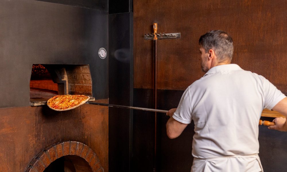 Guida all’acquisto del forno a legna prefabbricato: vantaggi e consigli per la scelta perfetta